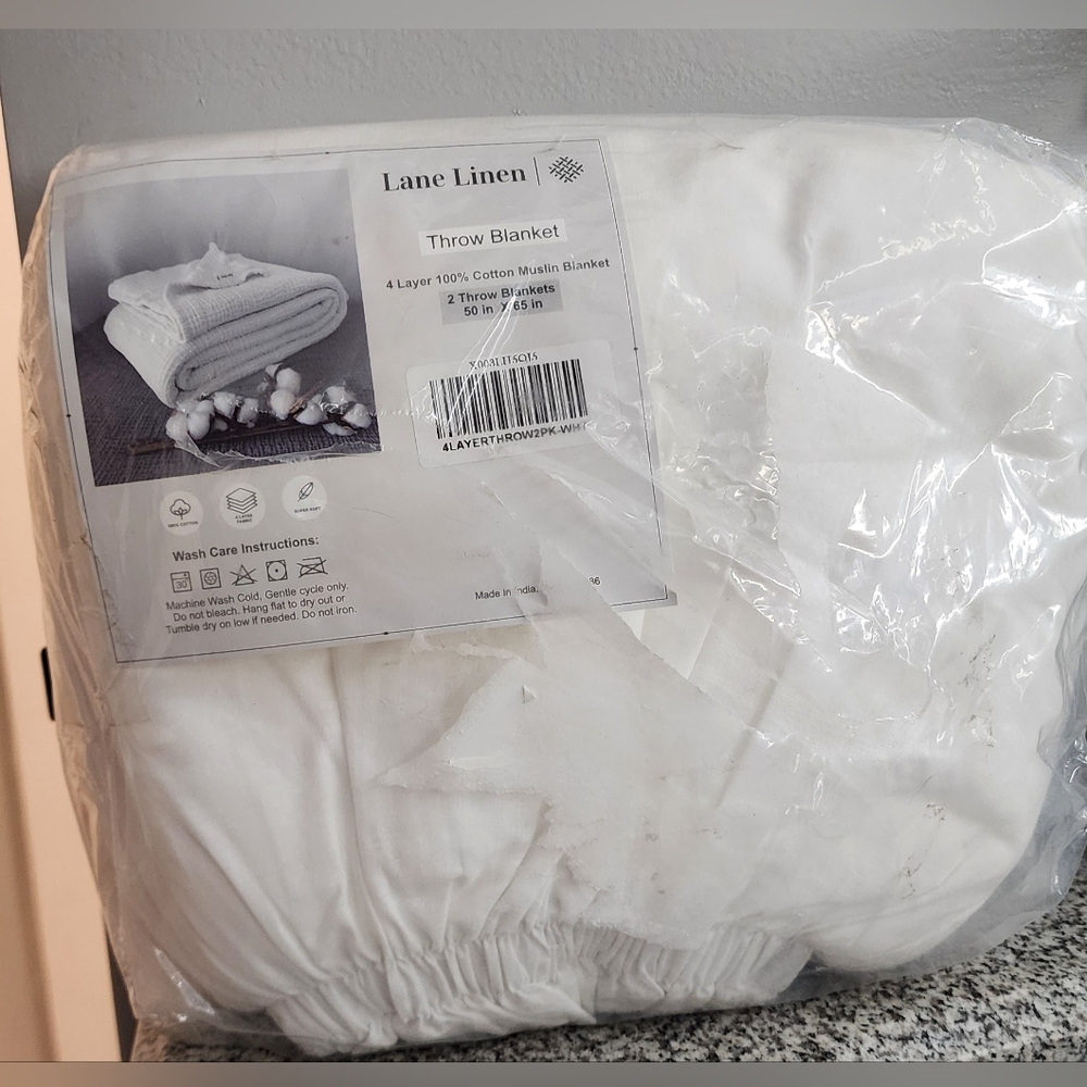 NWT Lane Linen White 2 Pack Throw Blankets 50x65 4 Layer
